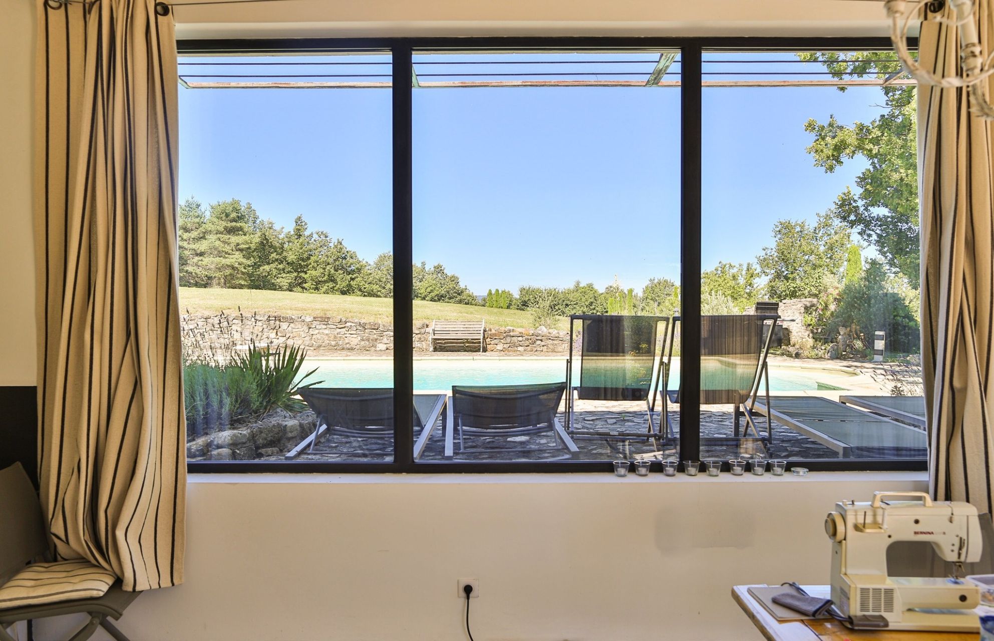 maison 15 Pièces en vente sur CERESTE (04280)