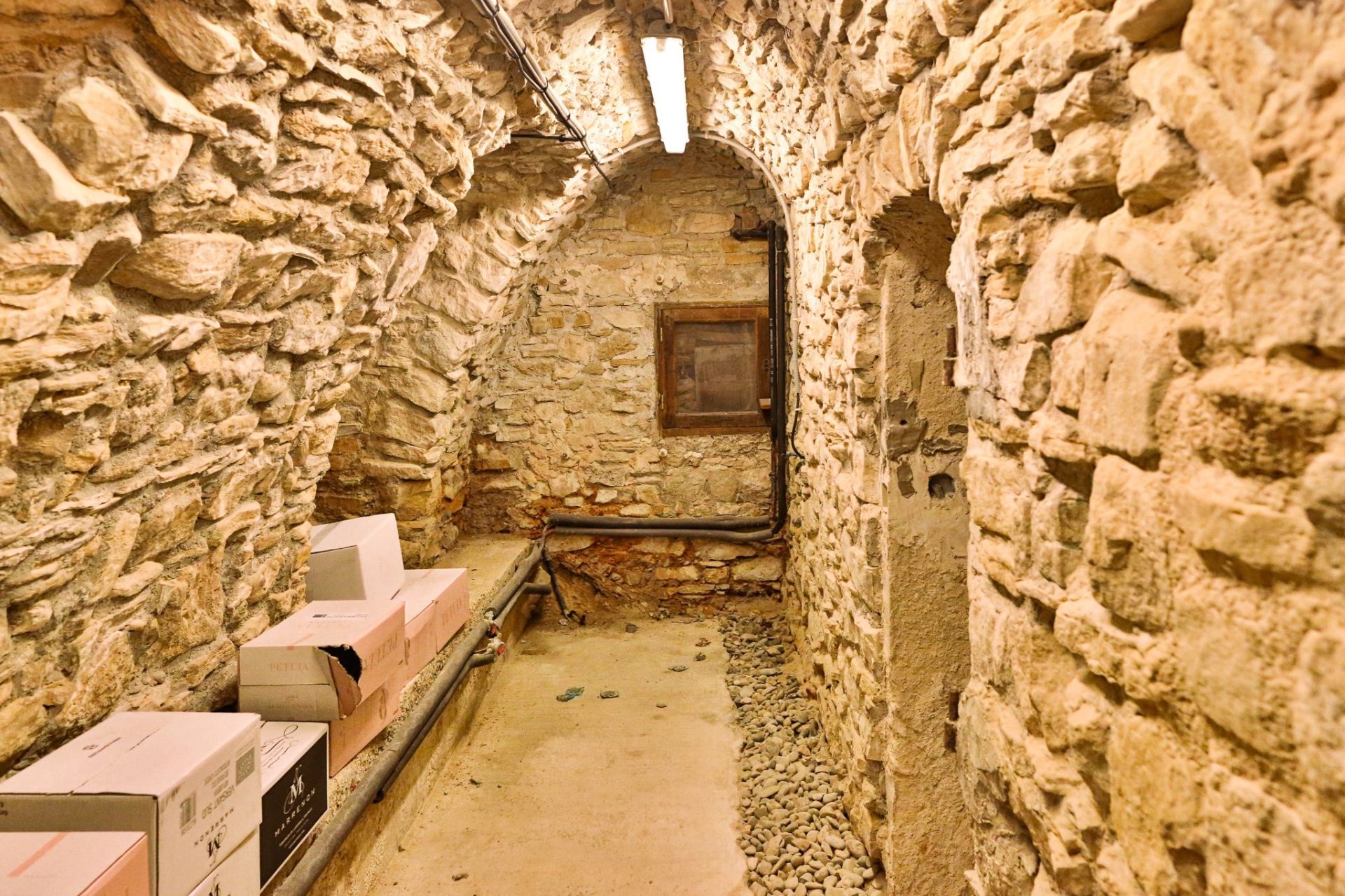 maison 15 Pièces en vente sur CERESTE (04280)