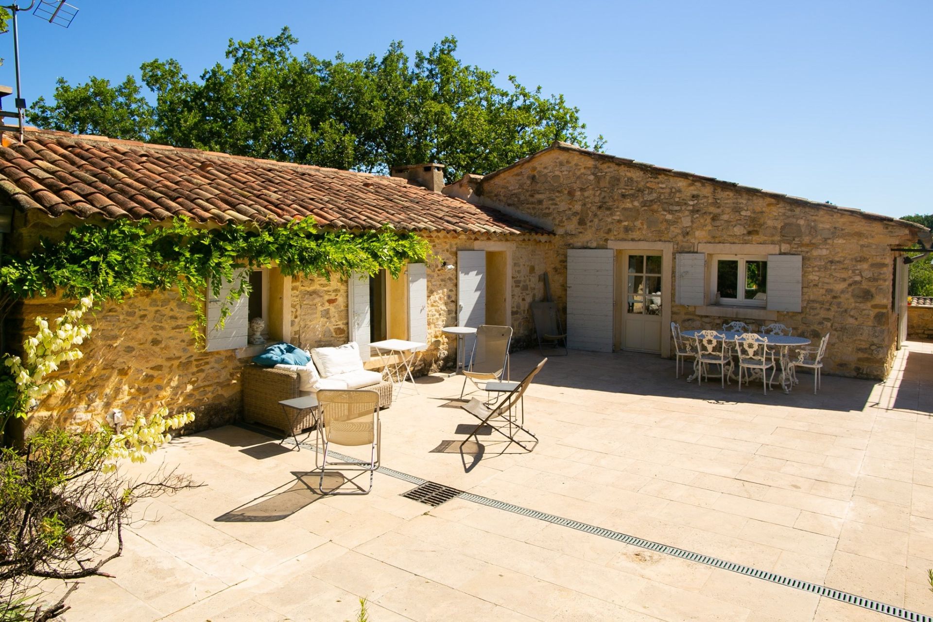 maison 15 Pièces en vente sur CERESTE (04280)