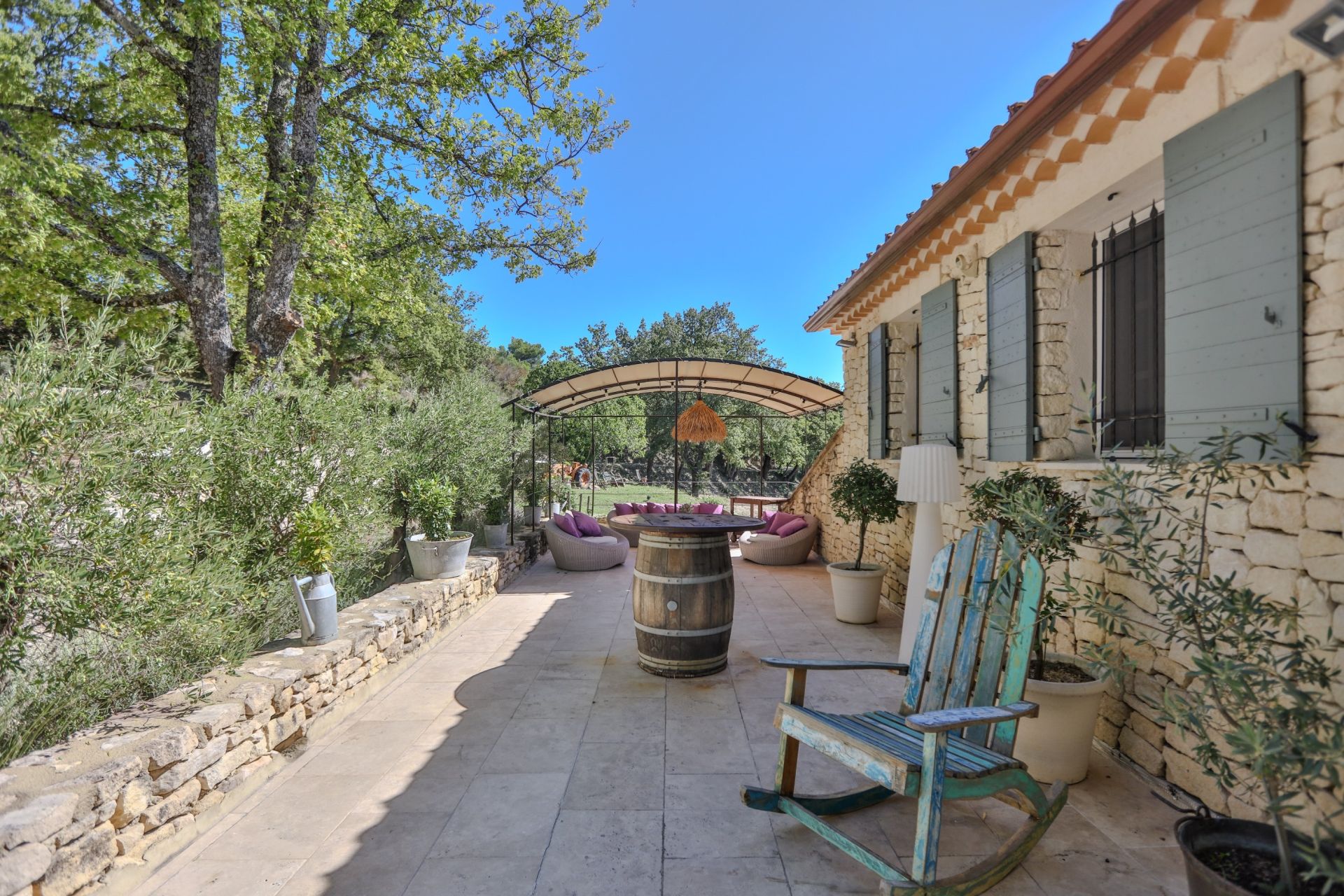 propriété 10 Pièces en vente sur MURS (84220)