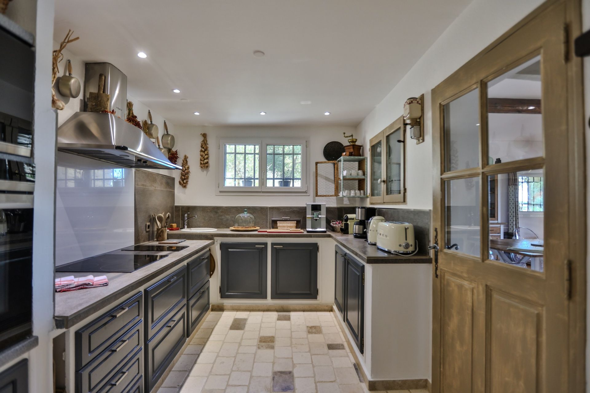 propriété 10 Pièces en vente sur MURS (84220)