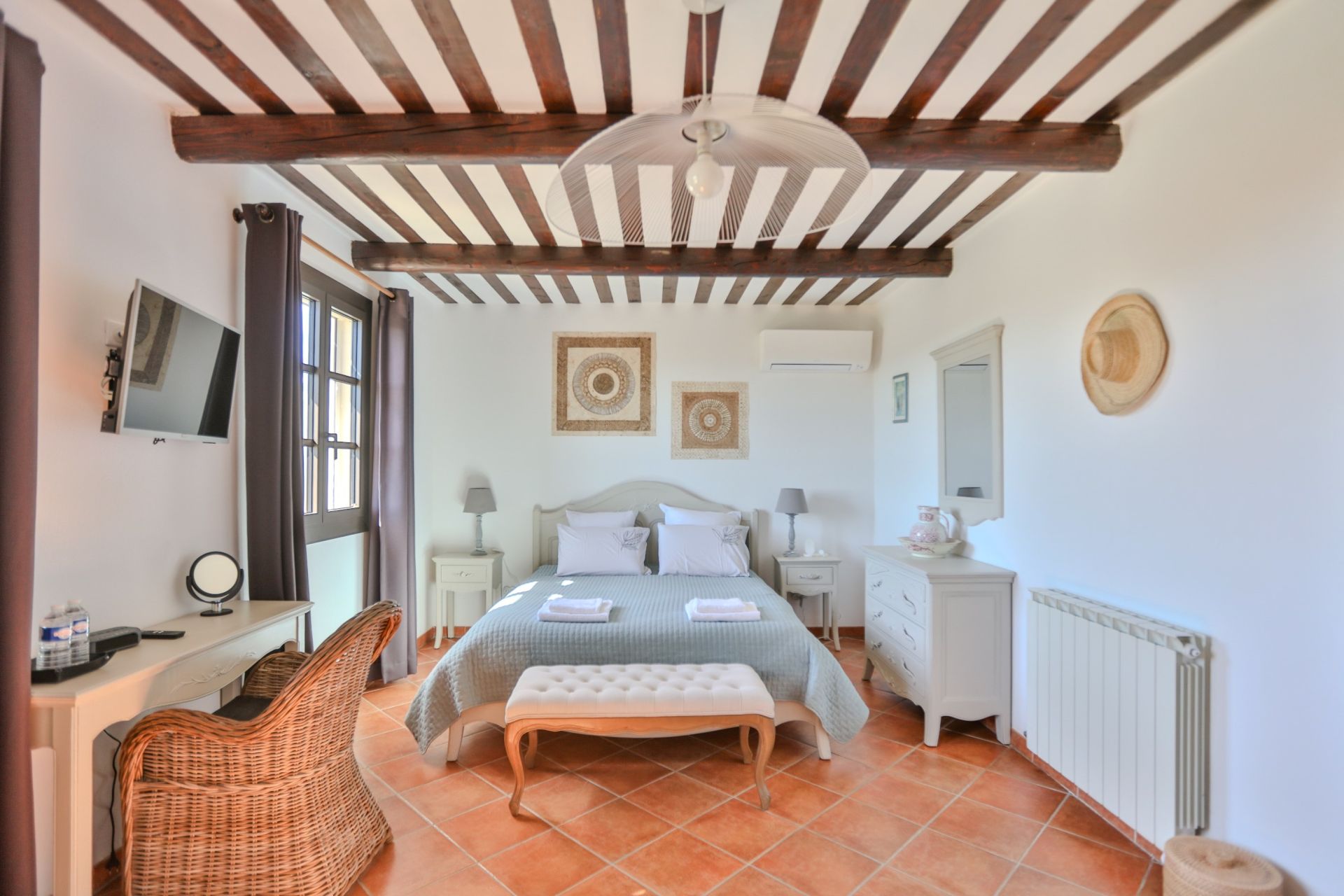 propriété 10 Pièces en vente sur MURS (84220)