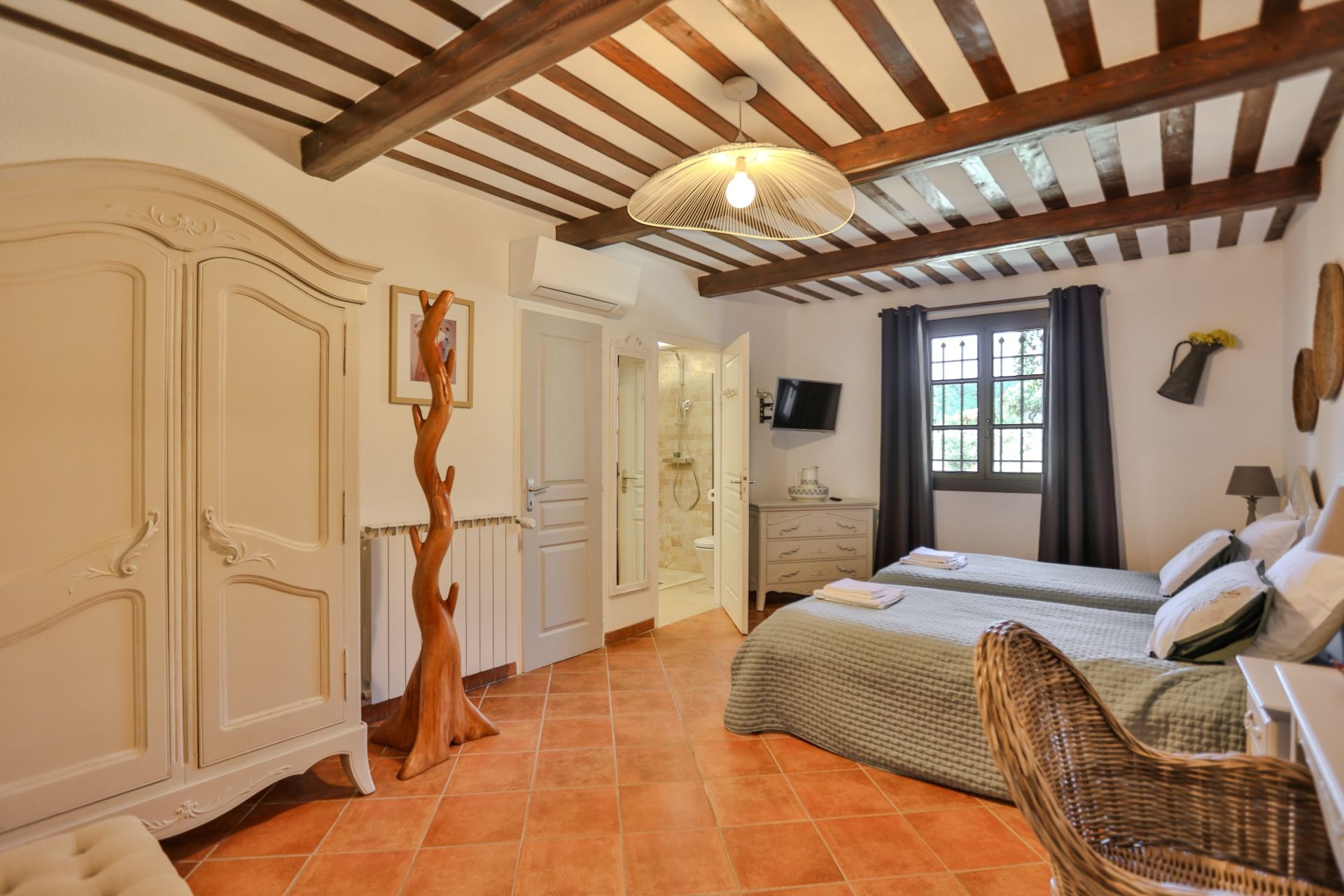 propriété 10 Pièces en vente sur MURS (84220)