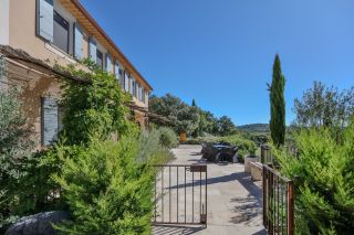 propriété 10 Pièces en vente sur MURS (84220)