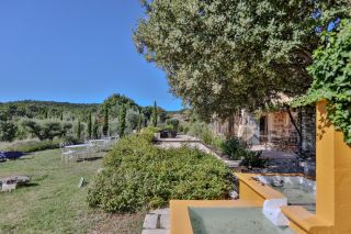 propriété 10 Pièces en vente sur MURS (84220)