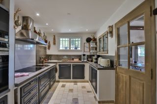 propriété 10 Pièces en vente sur MURS (84220)