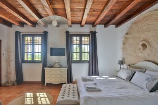 propriété 10 Pièces en vente sur MURS (84220)