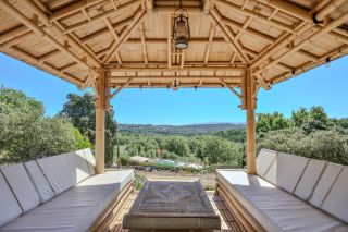 propriété 10 Pièces en vente sur MURS (84220)