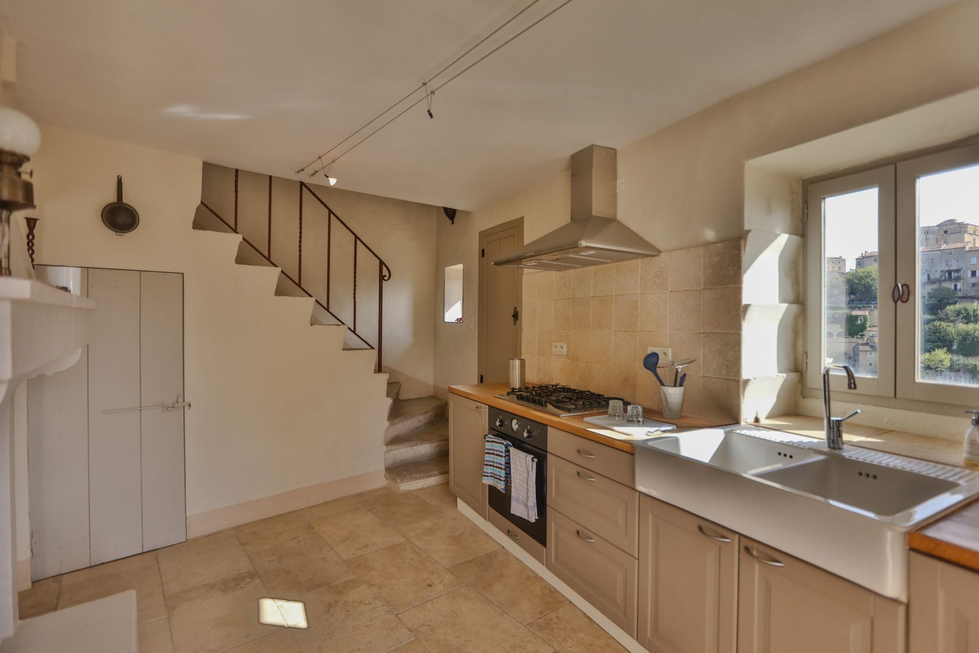 maison 4 Pièces en vente sur GORDES (84220)