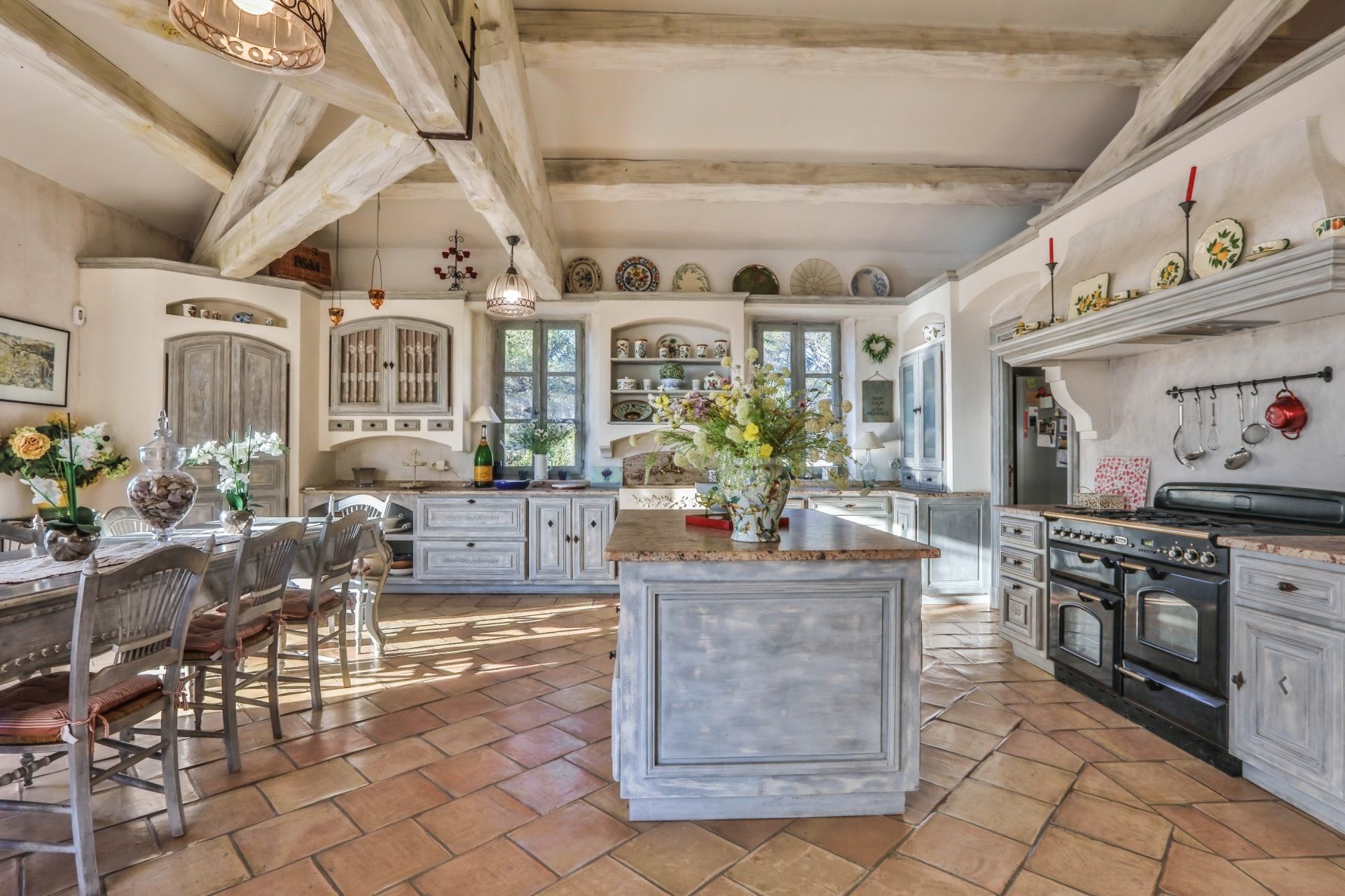 house 7 Rooms for sale on SAUMANE DE VAUCLUSE (84800)