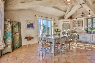house 7 Rooms for sale on SAUMANE DE VAUCLUSE (84800)