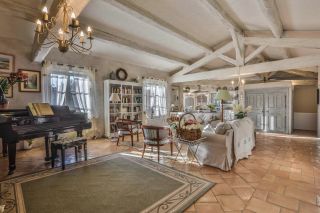 house 7 Rooms for sale on SAUMANE DE VAUCLUSE (84800)