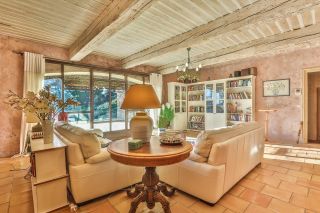 house 7 Rooms for sale on SAUMANE DE VAUCLUSE (84800)