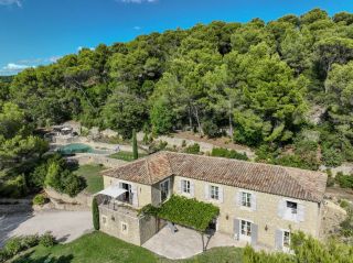 house 7 Rooms for sale on SAUMANE DE VAUCLUSE (84800)