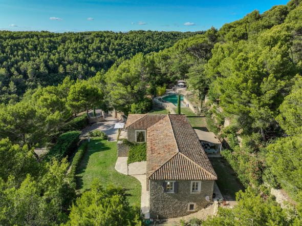 Vente Maison Saumane-de-Vaucluse 7 Pièces 300 m²