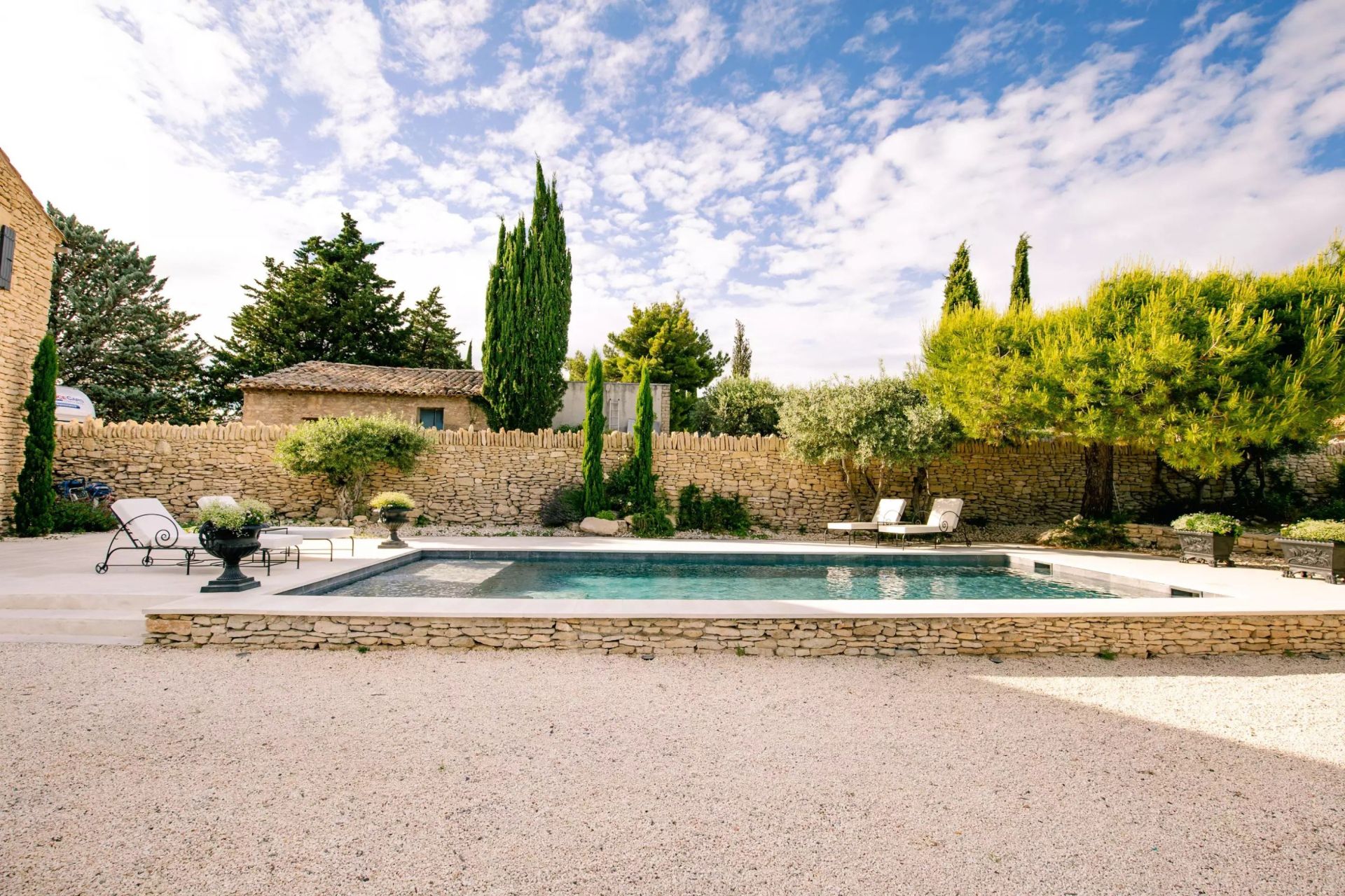 house 7 Rooms for sale on GORDES (84220)