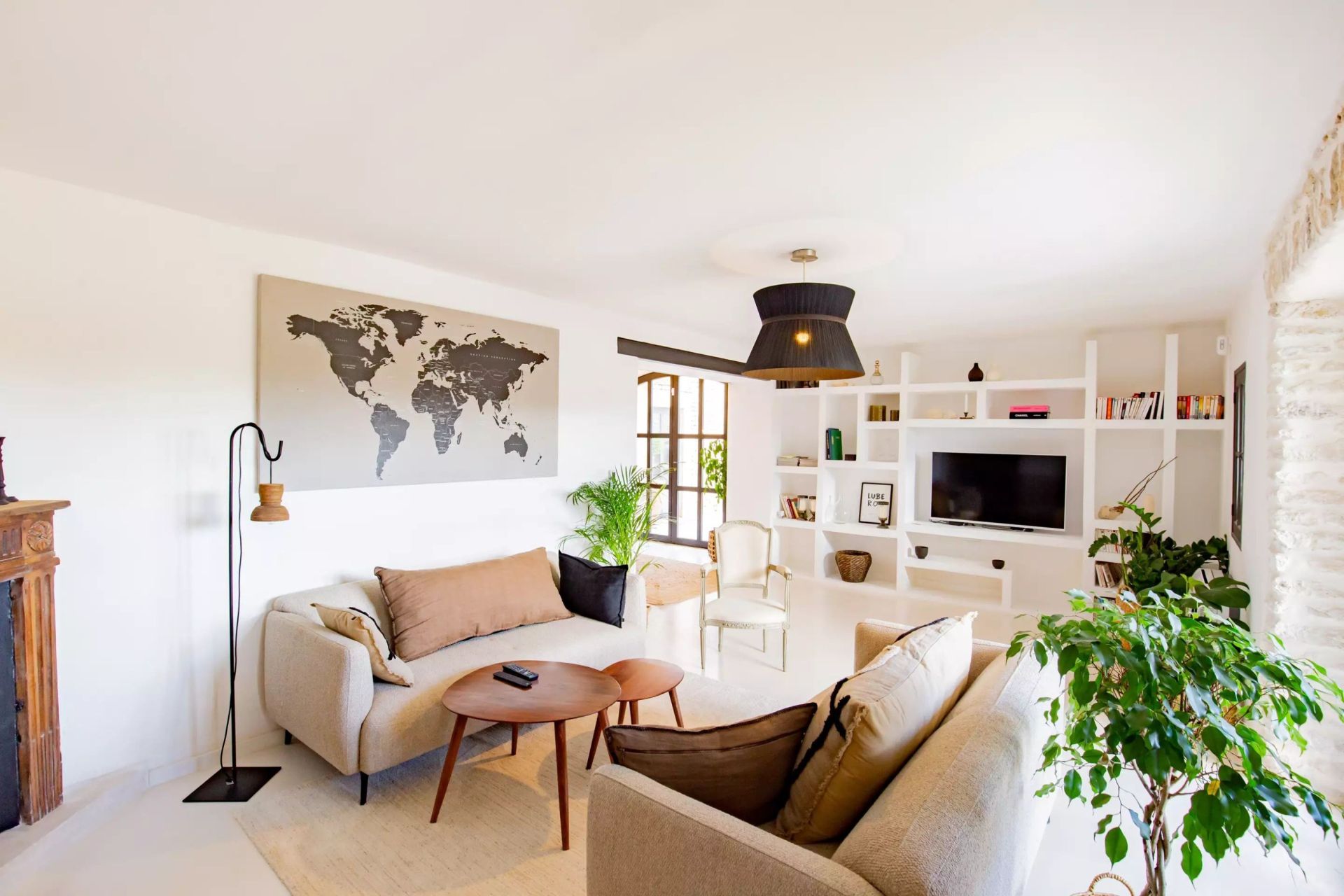 house 7 Rooms for sale on GORDES (84220)