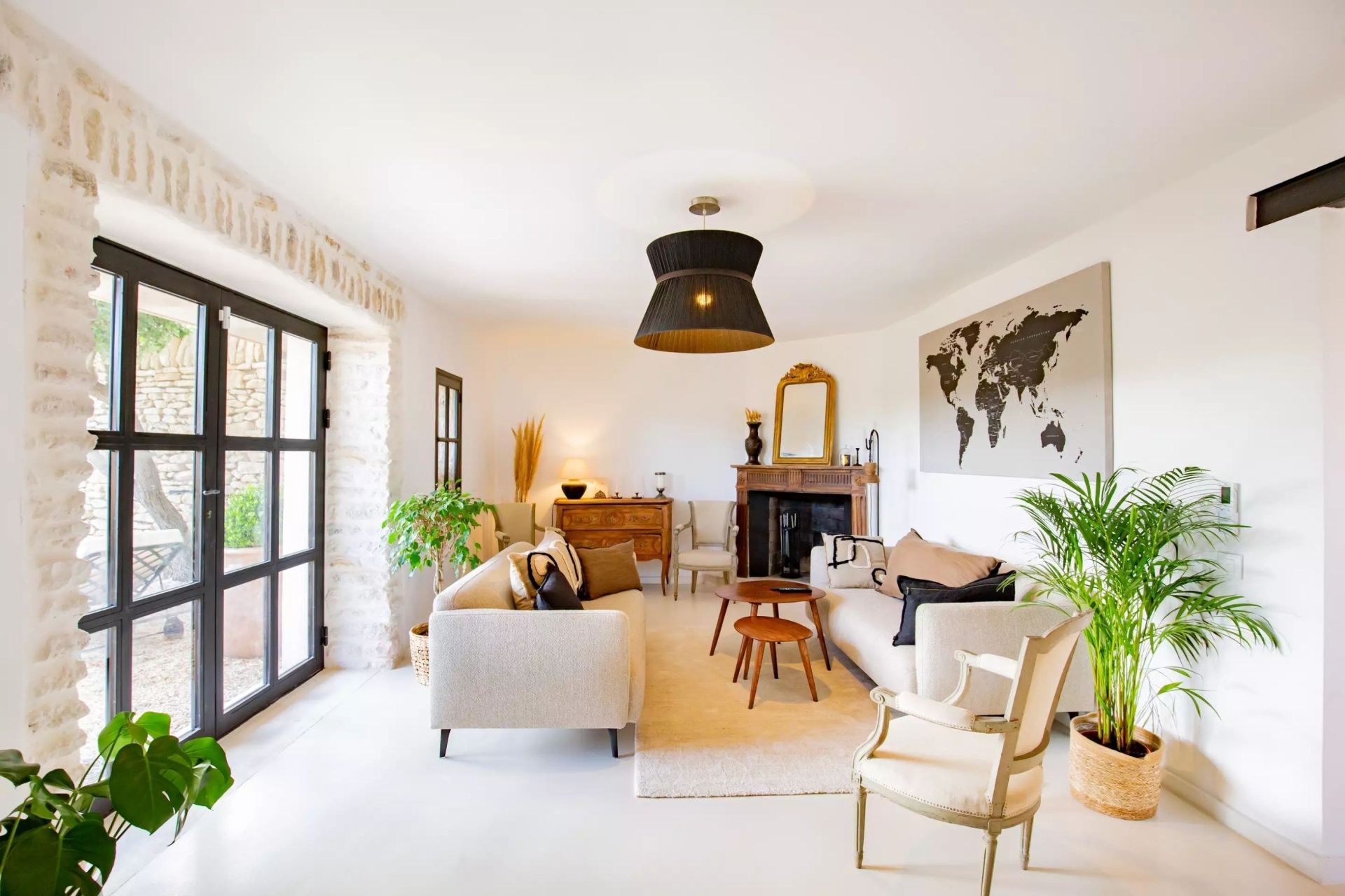 house 7 Rooms for sale on GORDES (84220)