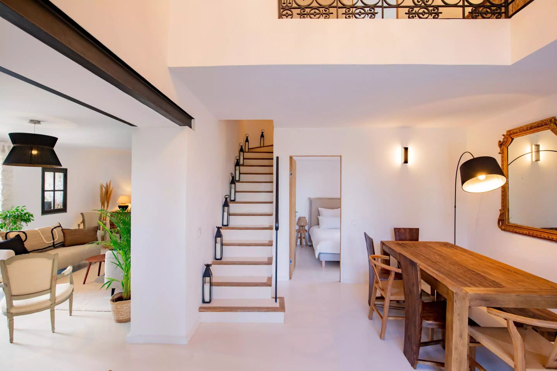 house 7 Rooms for sale on GORDES (84220)