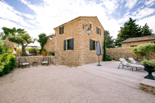 house 7 Rooms for sale on GORDES (84220)