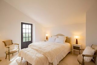 house 7 Rooms for sale on GORDES (84220)