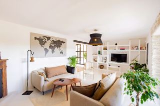 house 7 Rooms for sale on GORDES (84220)