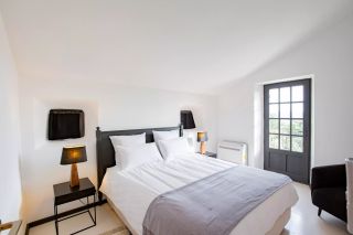 house 7 Rooms for sale on GORDES (84220)