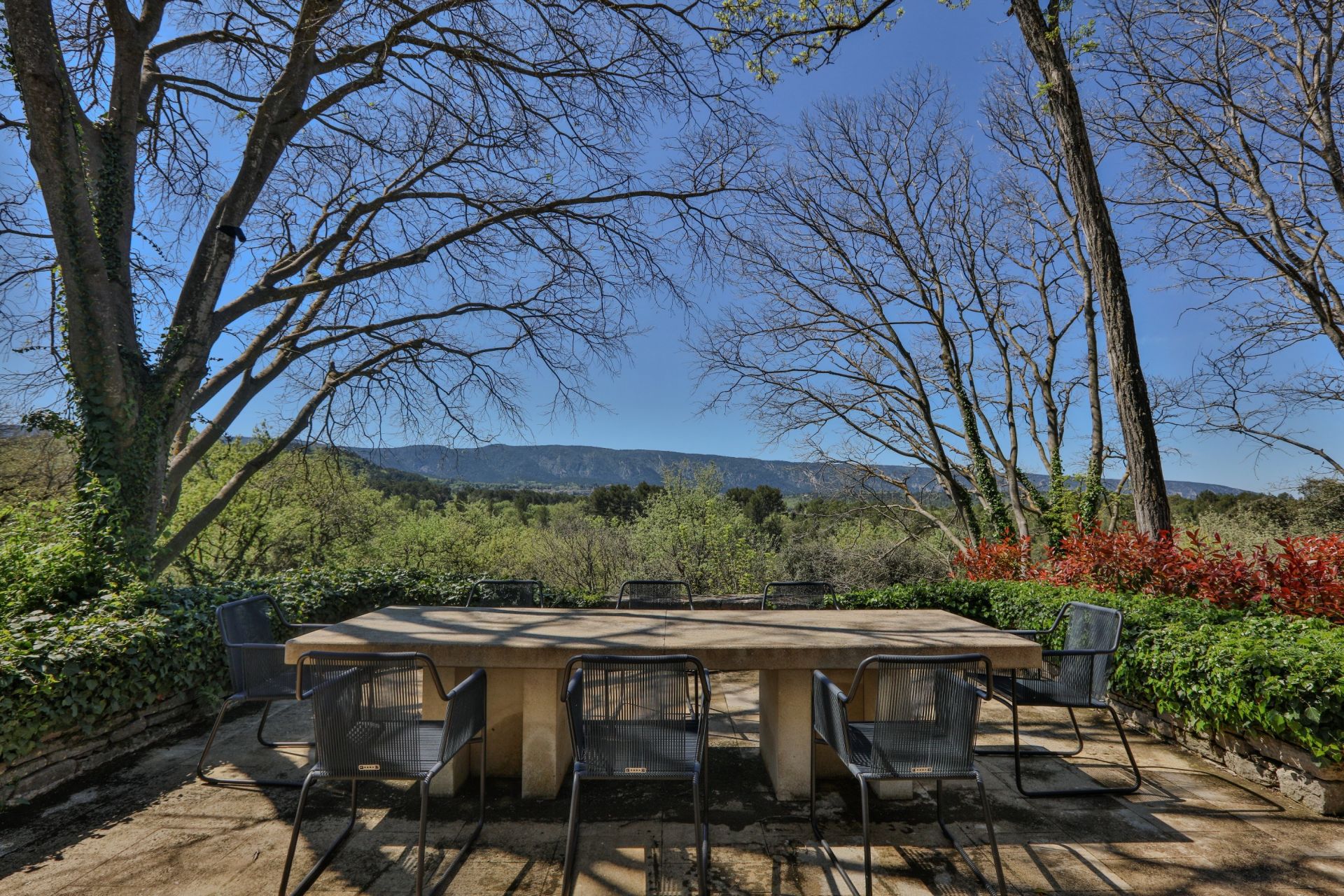 property 15 Rooms for sale on MENERBES (84560)