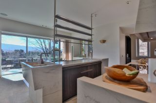 property 15 Rooms for sale on MENERBES (84560)