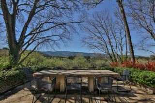 property 15 Rooms for sale on MENERBES (84560)