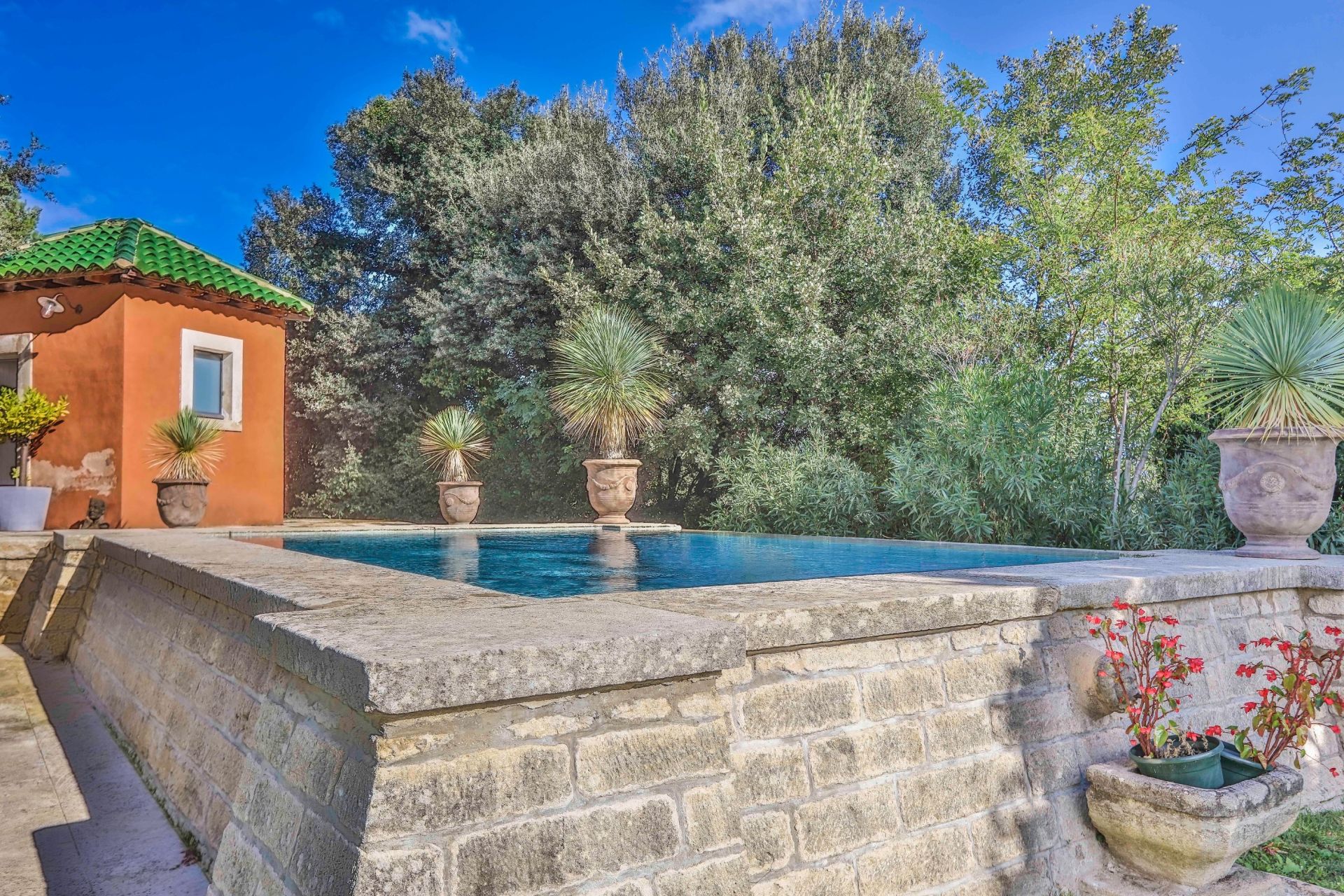 propriété 21 Pièces en vente sur LORIOL DU COMTAT (84870)