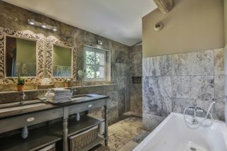 propriété 21 Pièces en vente sur LORIOL DU COMTAT (84870)