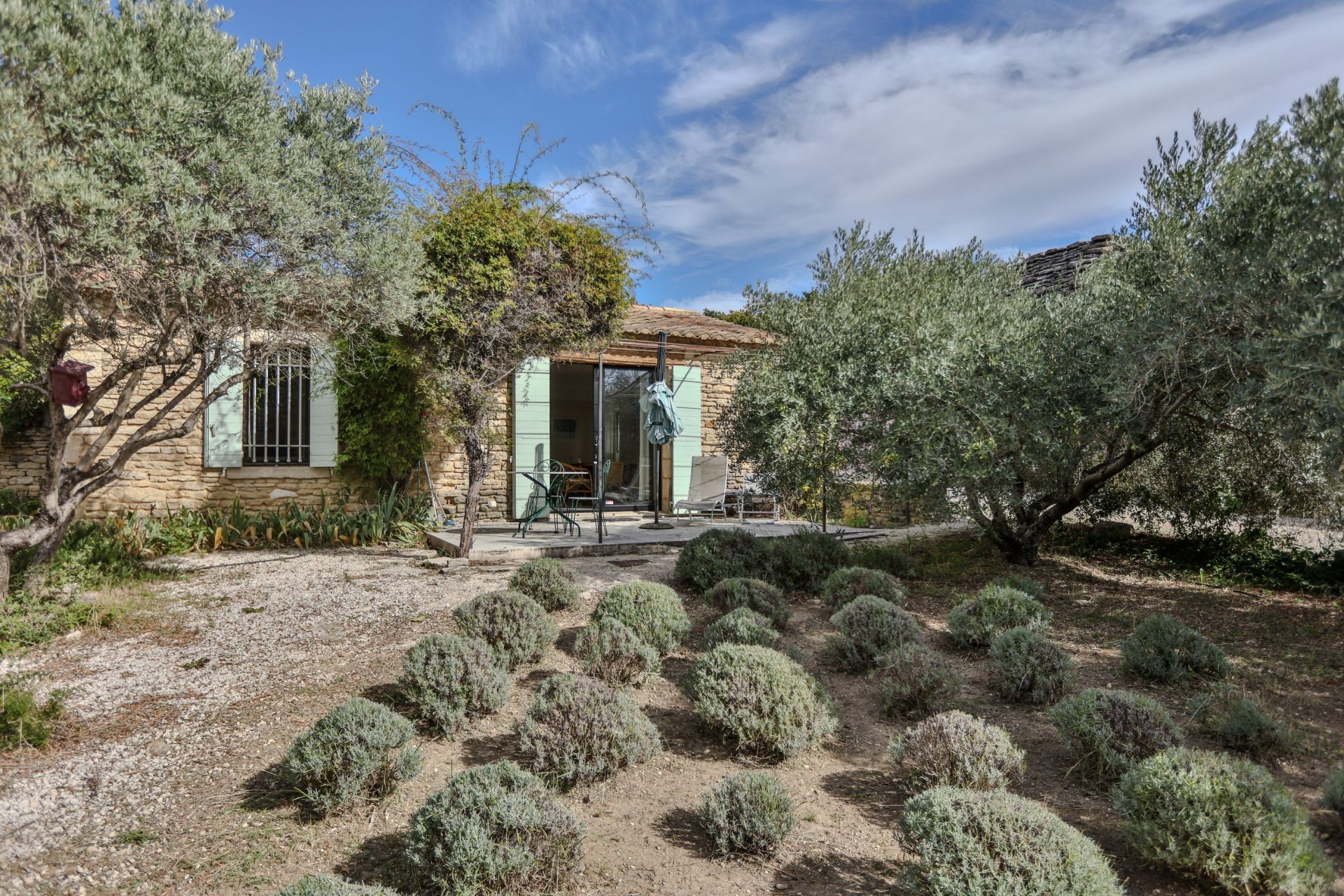 house 7 Rooms for sale on GORDES (84220)