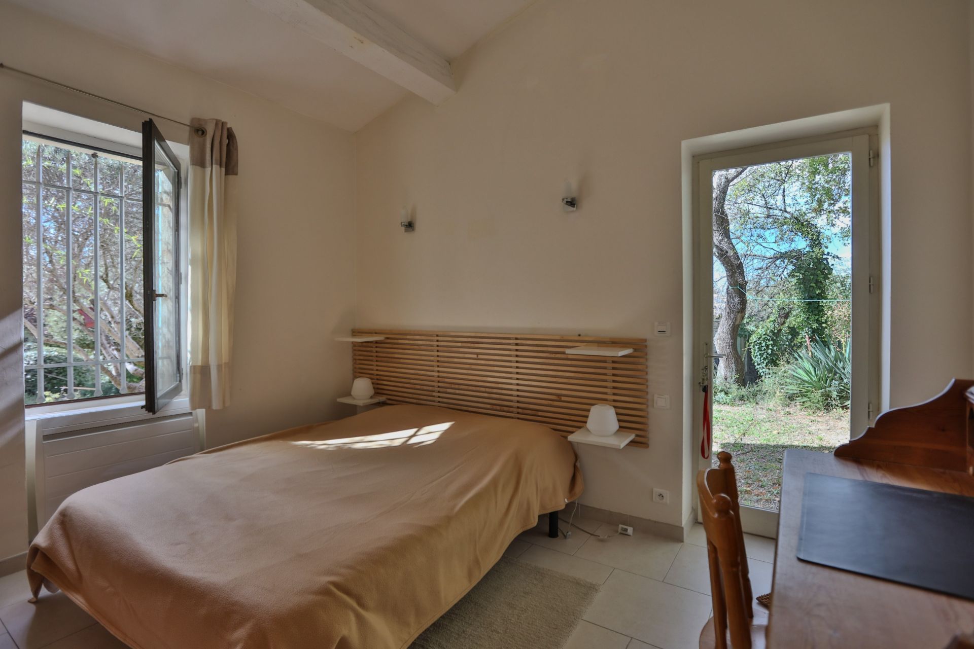 house 7 Rooms for sale on GORDES (84220)