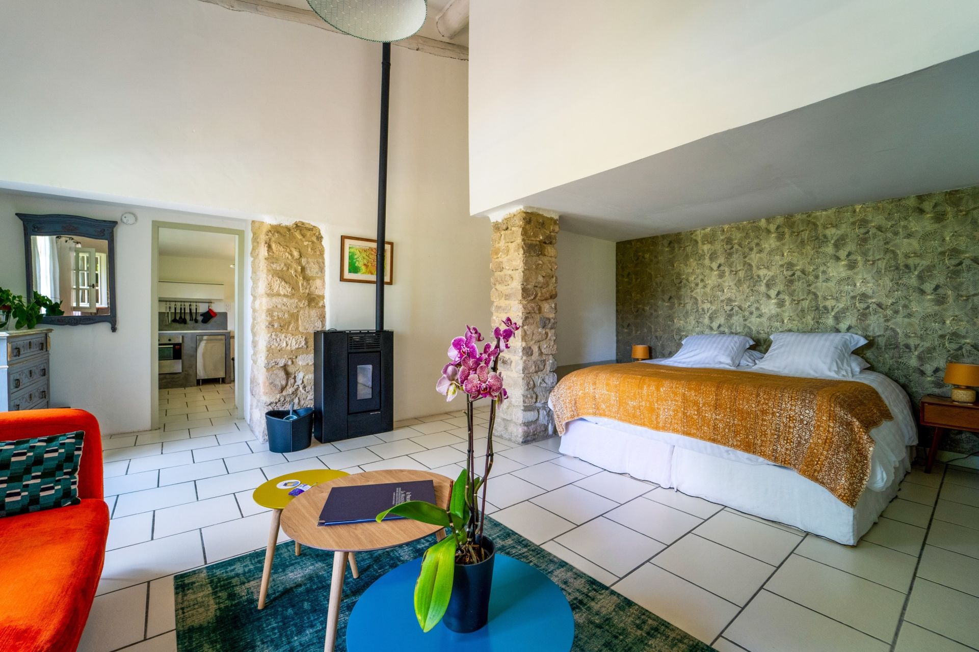 house 15 Rooms for sale on MALAUCENE (84340)