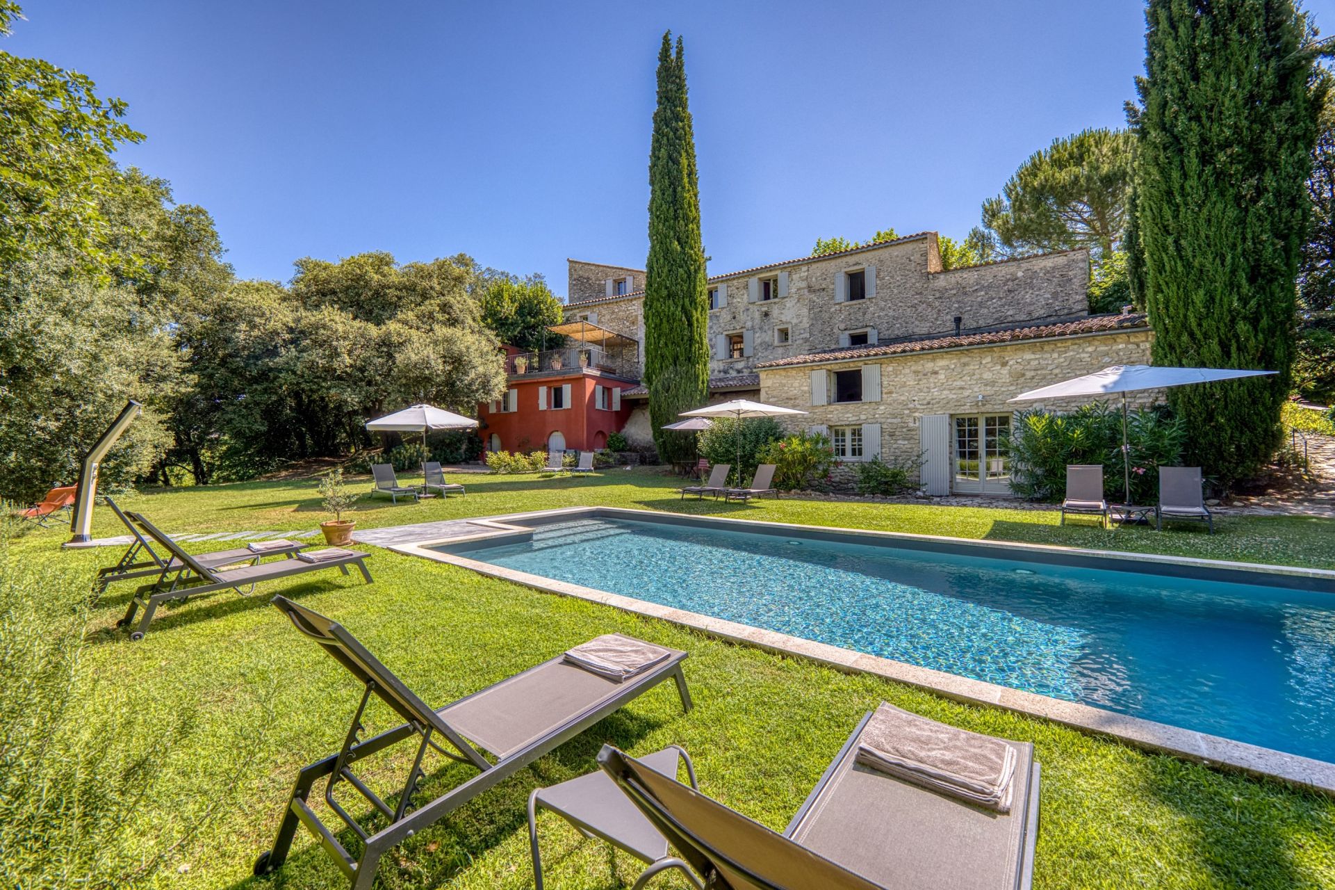 house 15 Rooms for sale on MALAUCENE (84340)