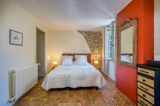 house 15 Rooms for sale on MALAUCENE (84340)