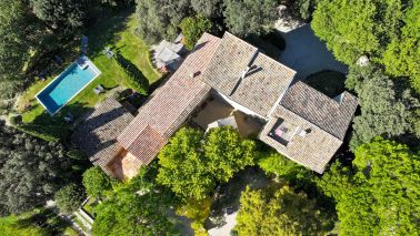 house 15 Rooms for sale on MALAUCENE (84340)