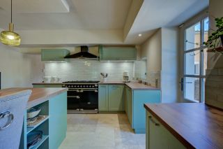 maison 12 Pièces en vente sur ROUSSILLON (84220)