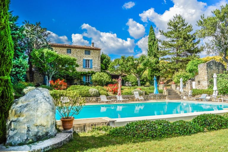 maison 8 Pièces en vente sur BLAUVAC (84570)