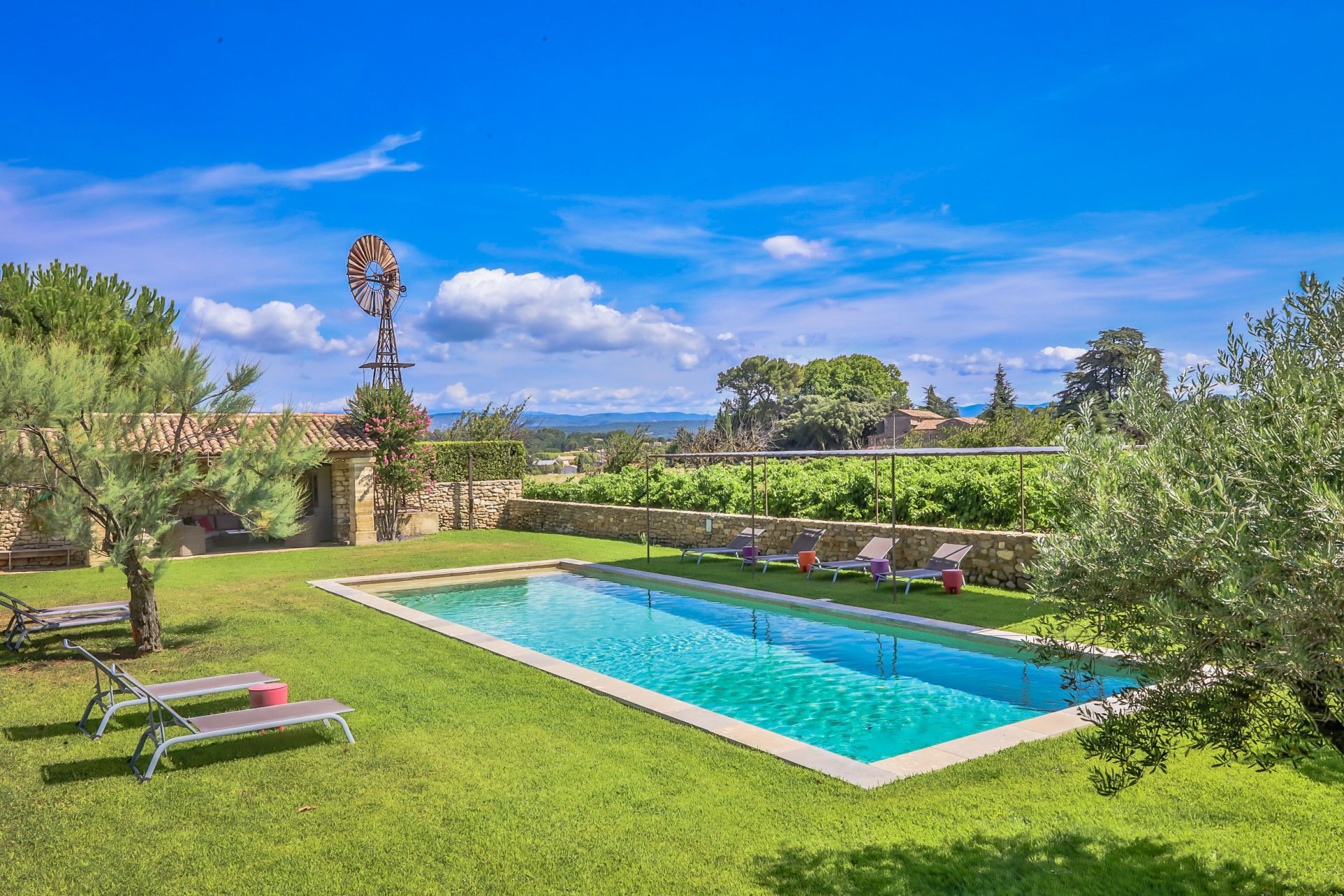 maison bourgeoise 8 Pièces en location saisonnière sur OPPEDE (84580)