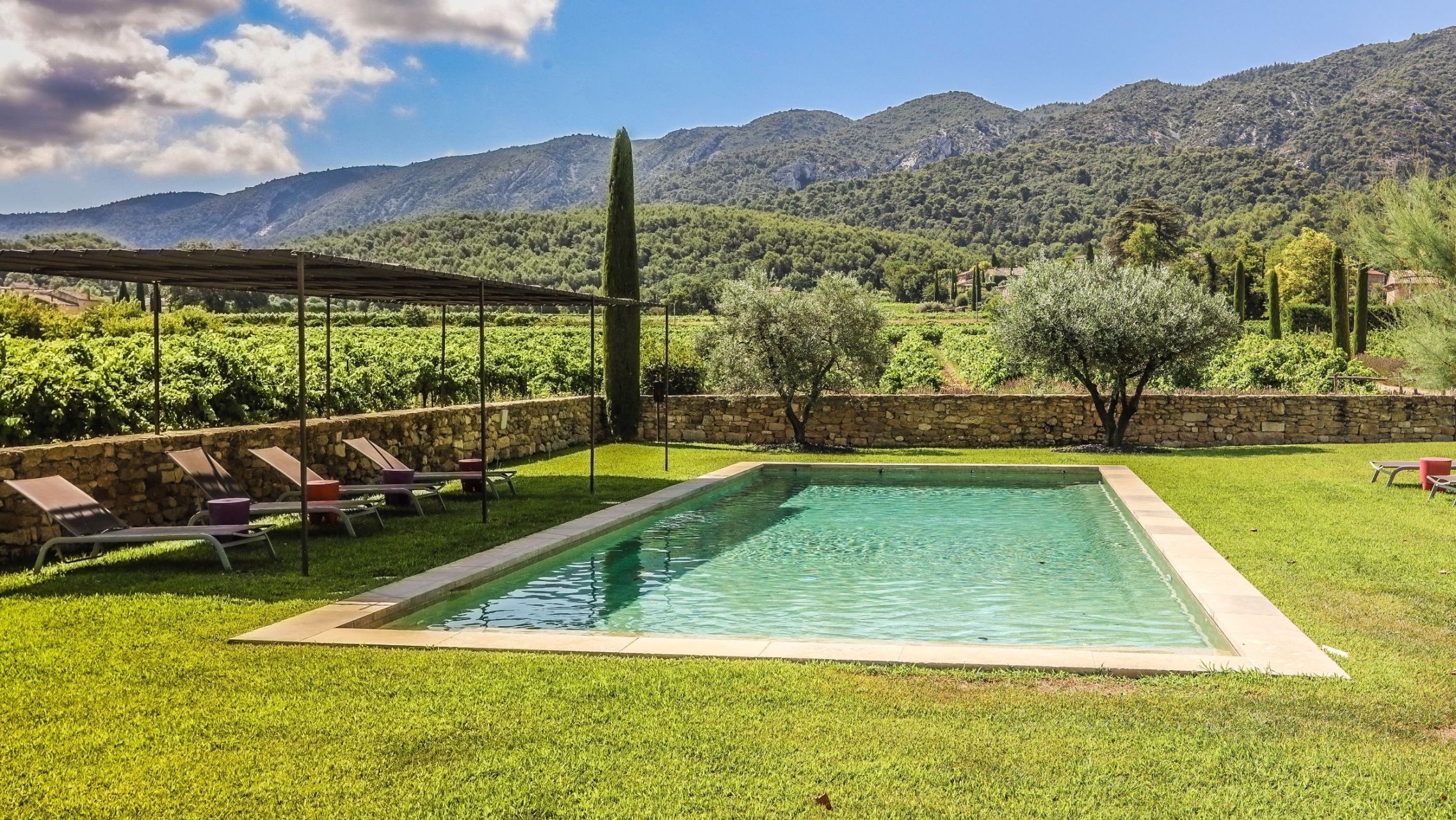 maison bourgeoise 8 Pièces en location saisonnière sur OPPEDE (84580)