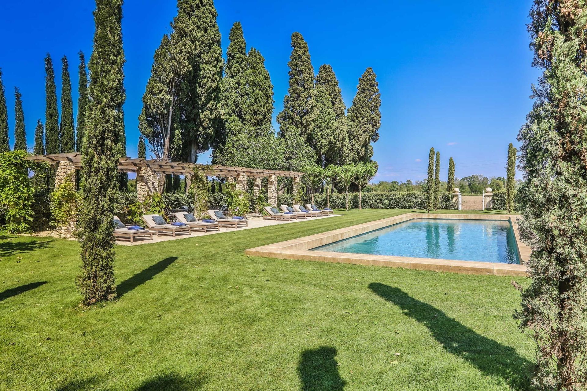 propriété 15 Pièces en location saisonnière sur AVIGNON (84000)