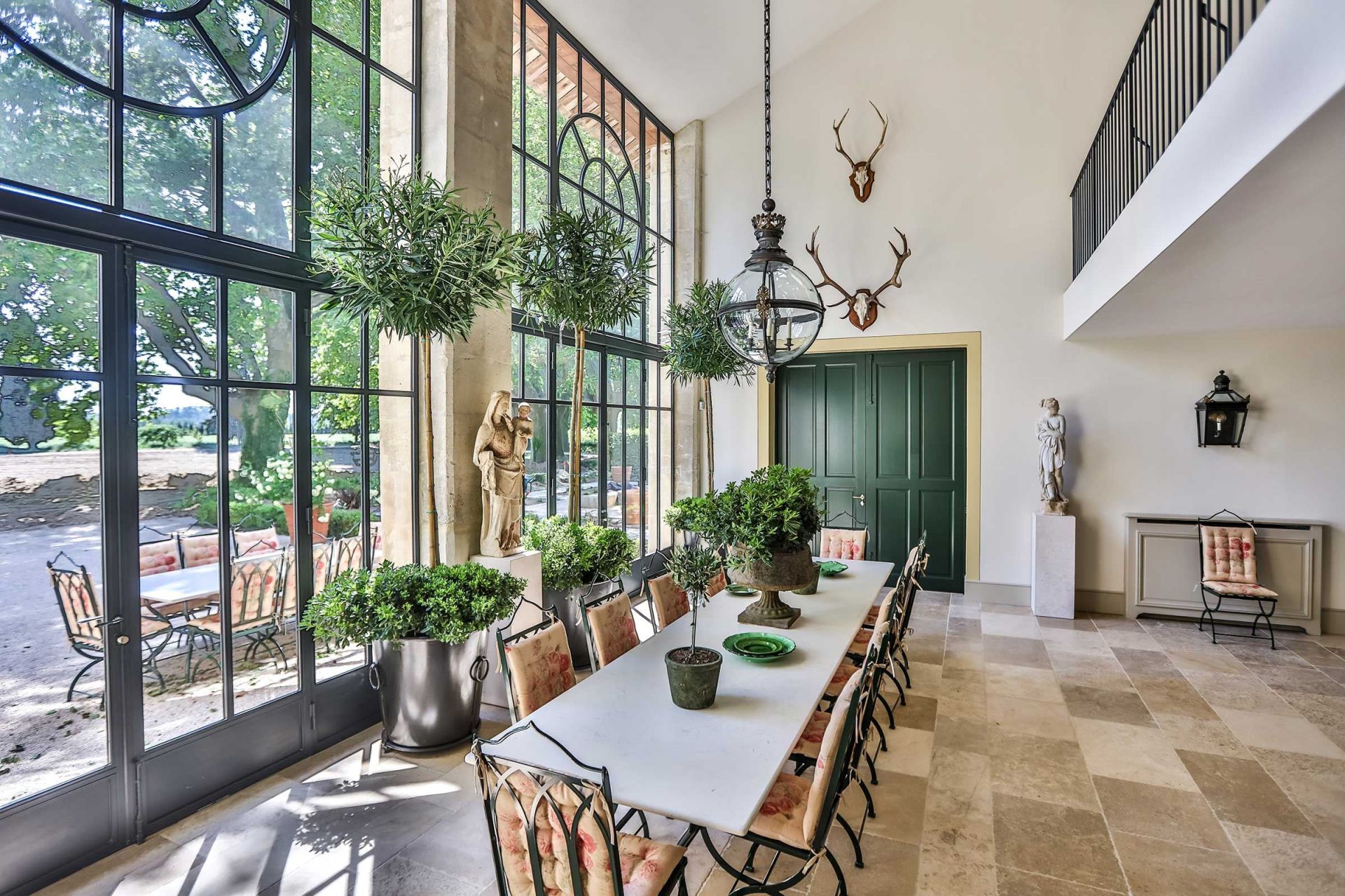 propriété 15 Pièces en location saisonnière sur AVIGNON (84000)