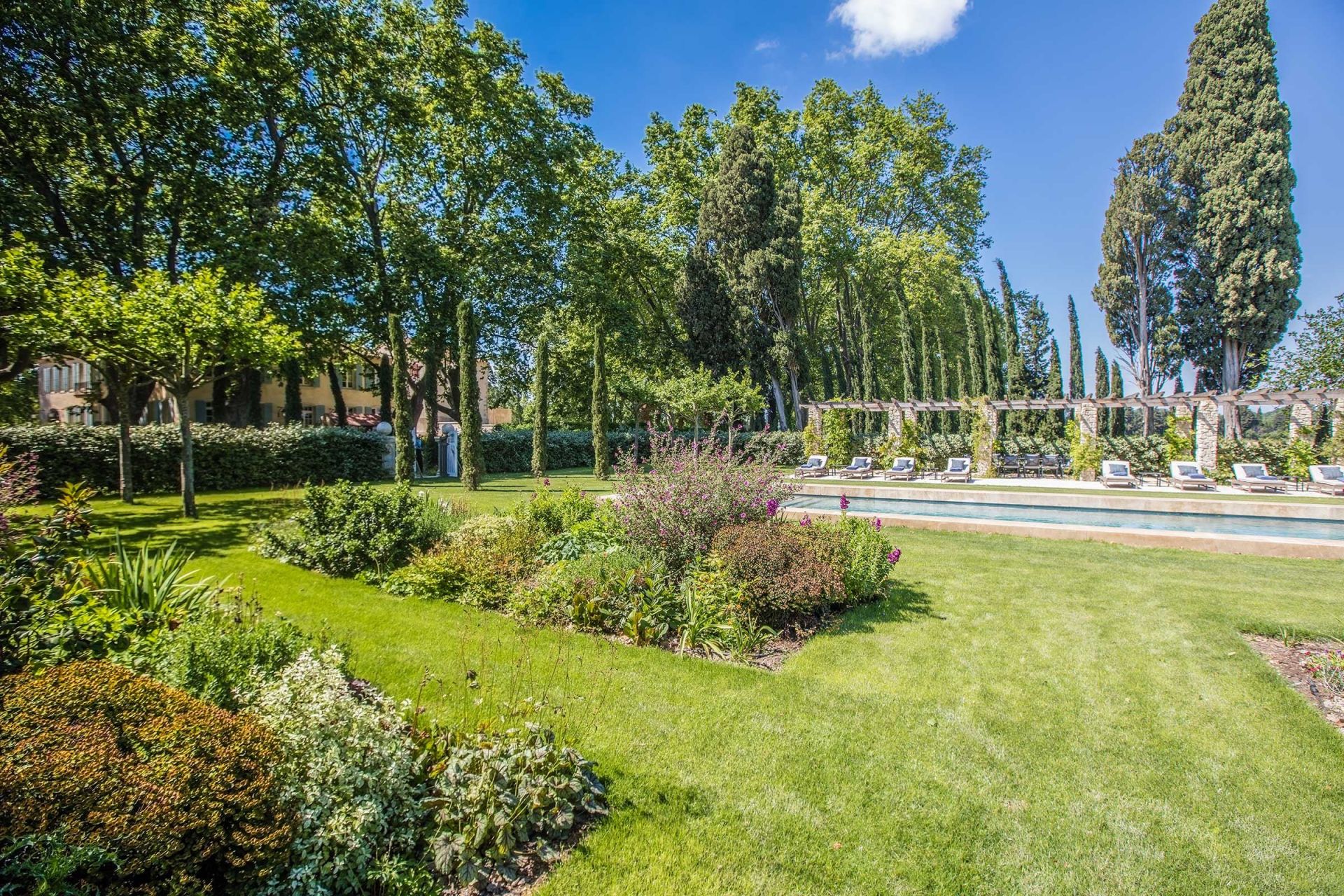 propriété 15 Pièces en location saisonnière sur AVIGNON (84000)