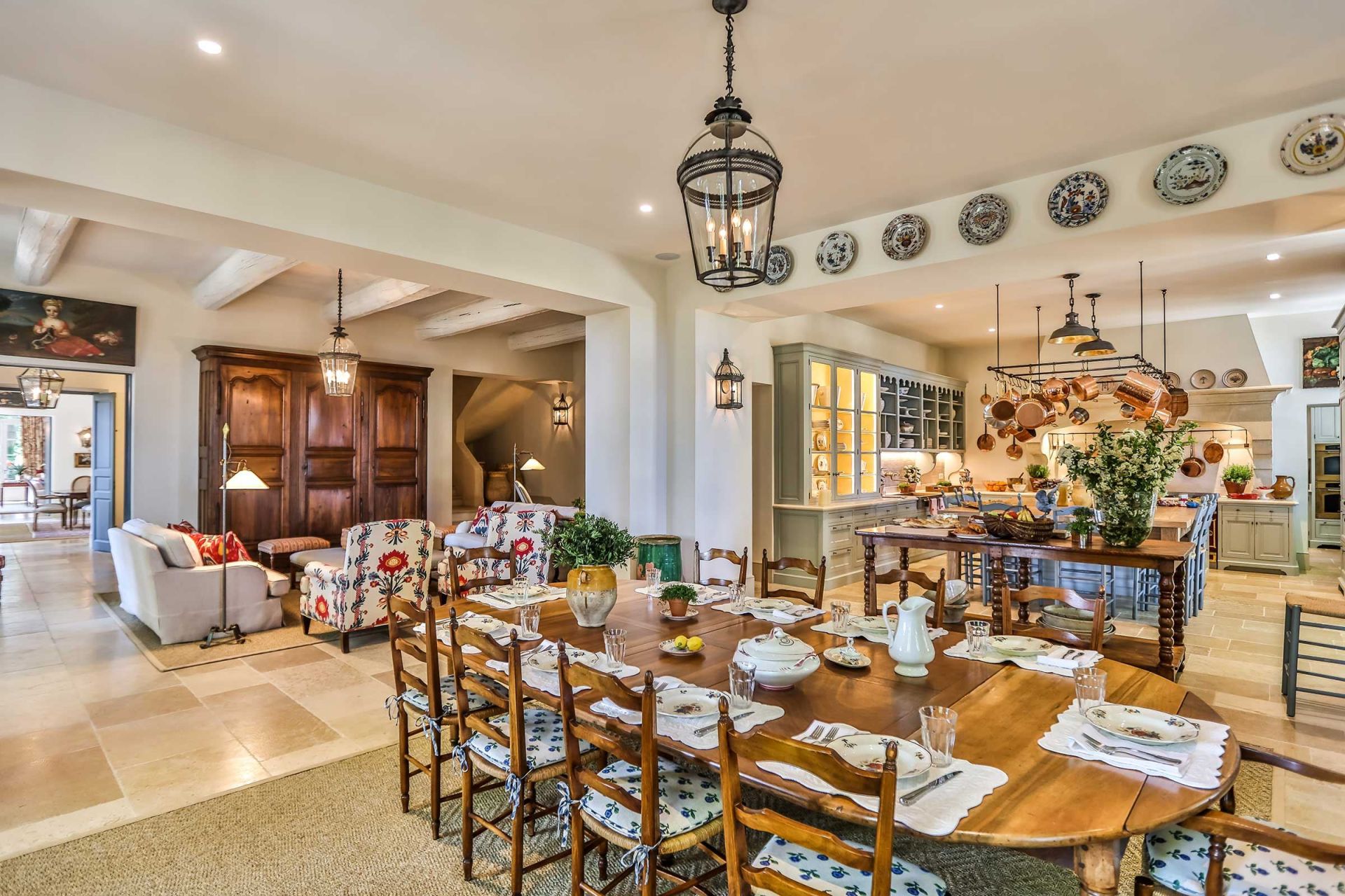 propriété 15 Pièces en location saisonnière sur AVIGNON (84000)