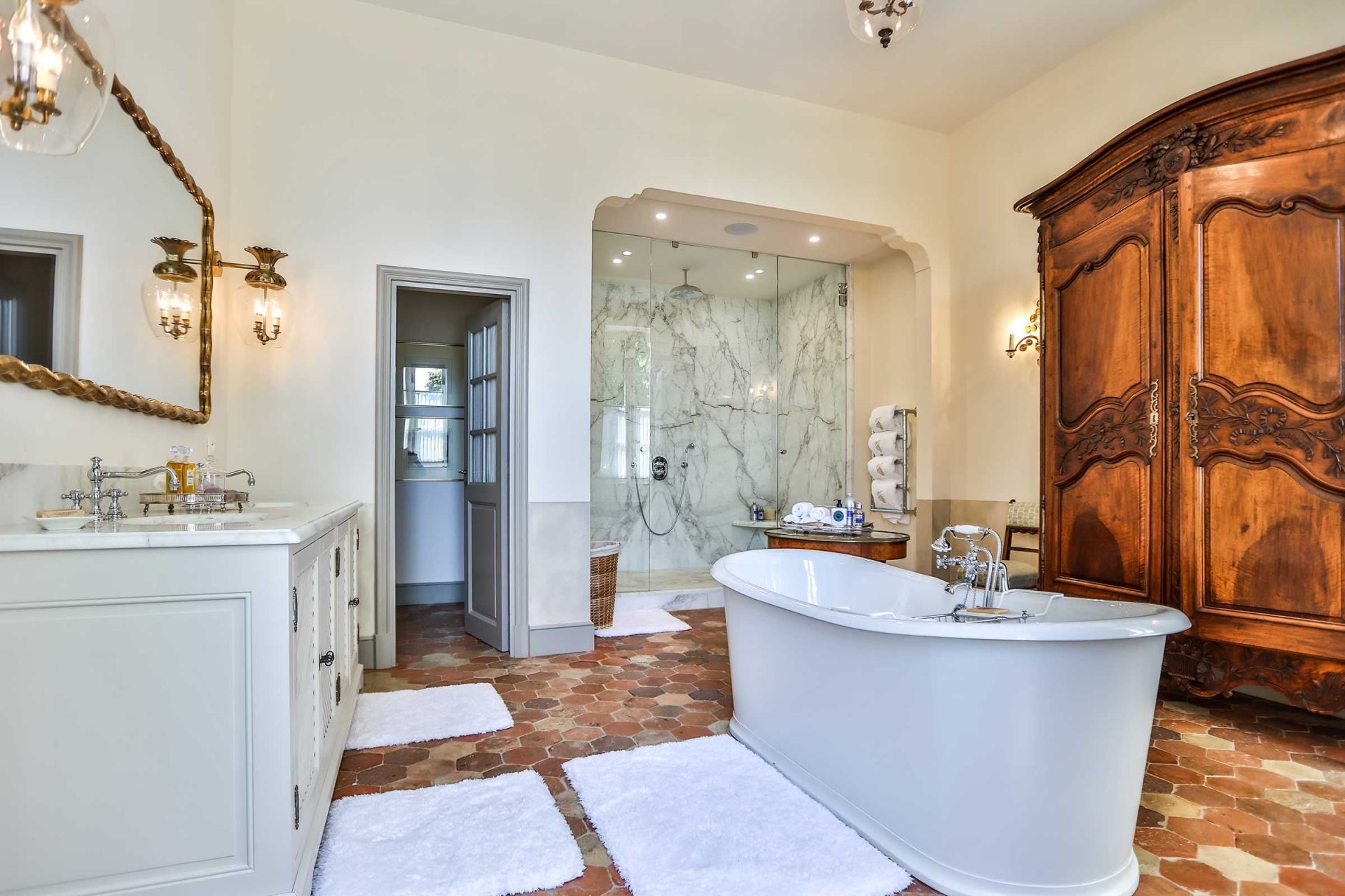 propriété 15 Pièces en location saisonnière sur AVIGNON (84000)