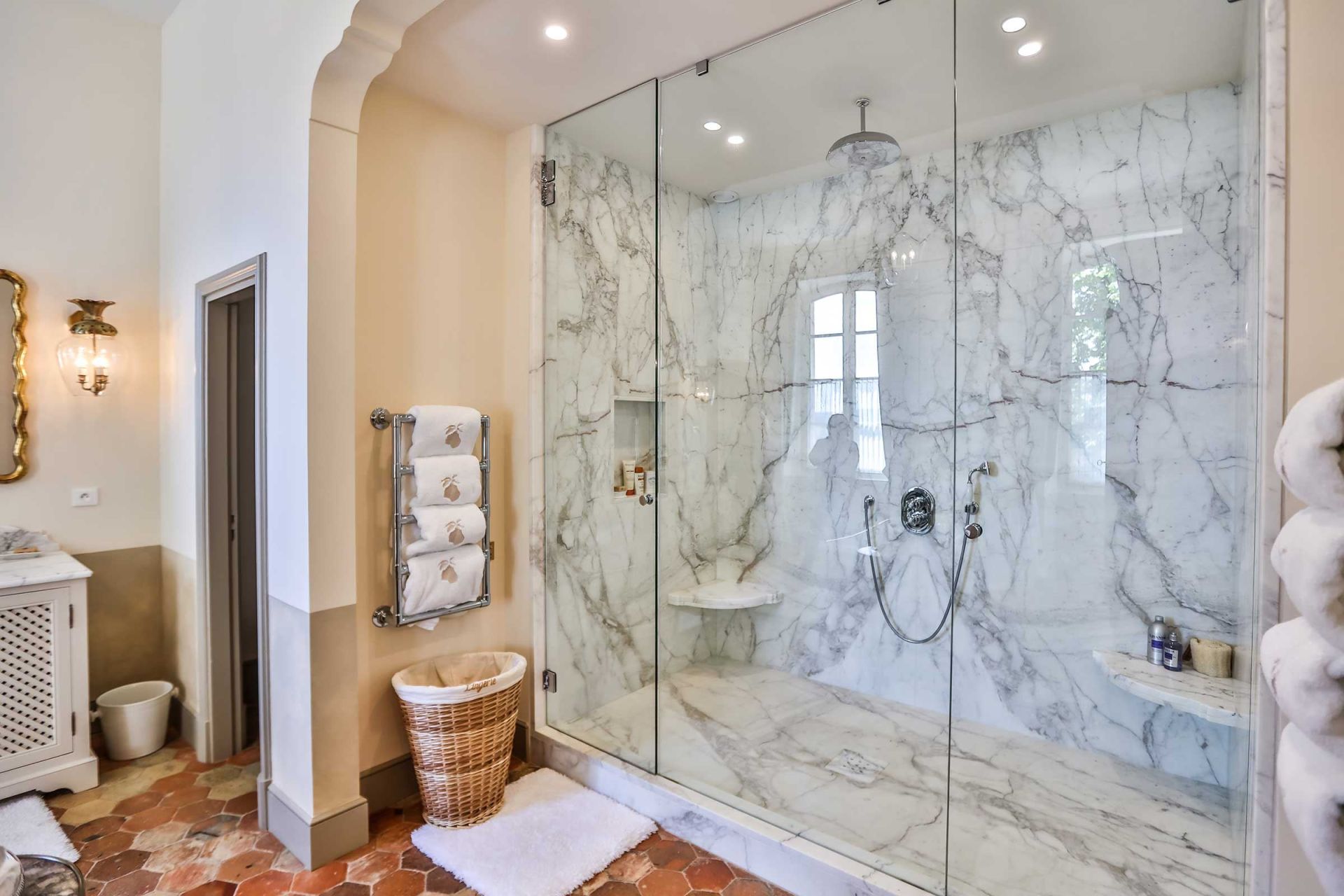 propriété 15 Pièces en location saisonnière sur AVIGNON (84000)