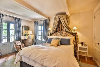 propriété 15 Pièces en location saisonnière sur AVIGNON (84000)