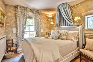 propriété 15 Pièces en location saisonnière sur AVIGNON (84000)